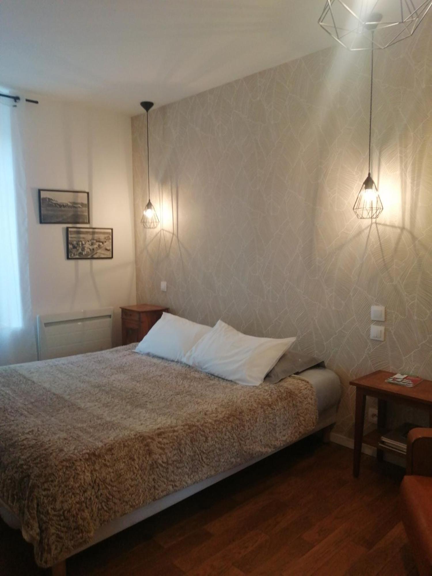 Bed and Breakfast Le Quai 18 Lesneven Экстерьер фото